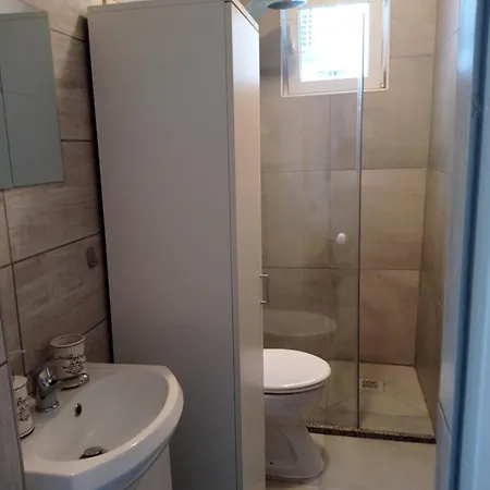 アパート Tinno M プーラ