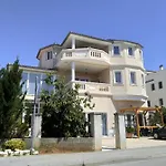 Tinno M Пула