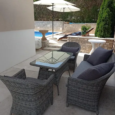 Tinno M Apartamento Pula